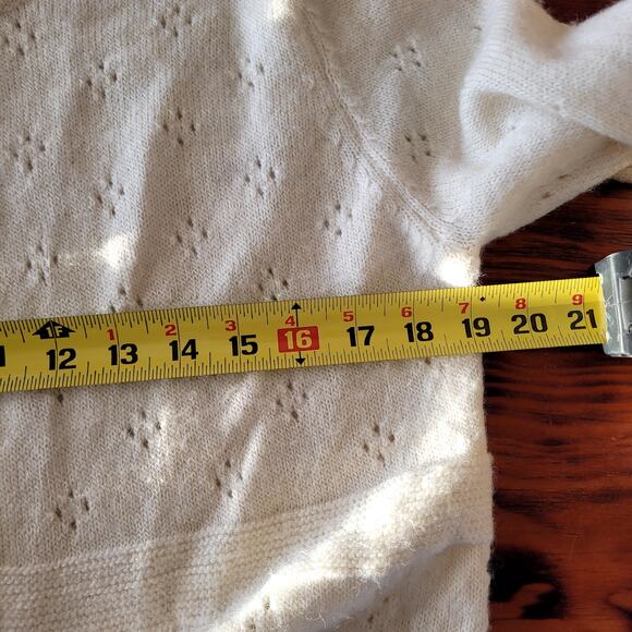 Q House Ivory Pointelle Cardigan Sweater Sz S - Picture 6 of 6